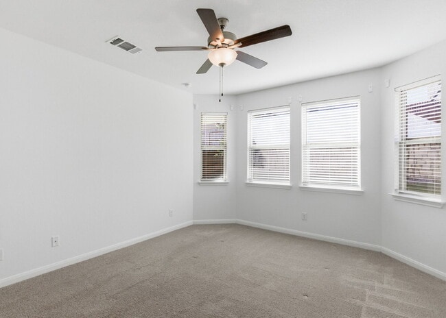 Building Photo - Spacious 4 Bedroom Home with Game Room and Covered Patio!