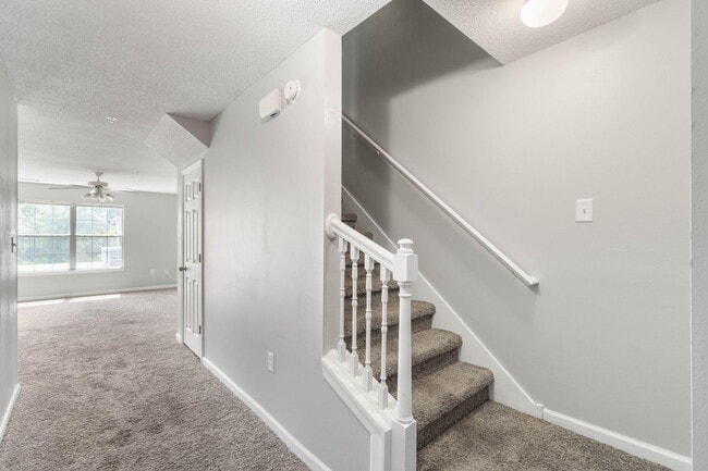 Building Photo - 183 Swaying Pine Ct