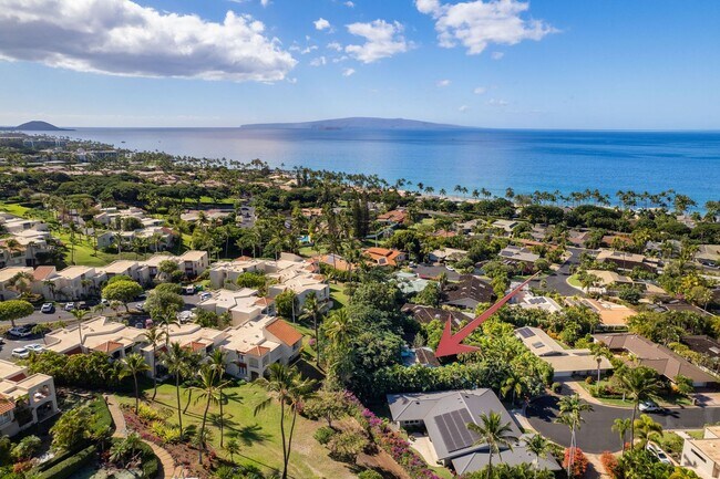 Building Photo - Beautiful Furnished, 2 Bed, 3 Bath, Gated ...