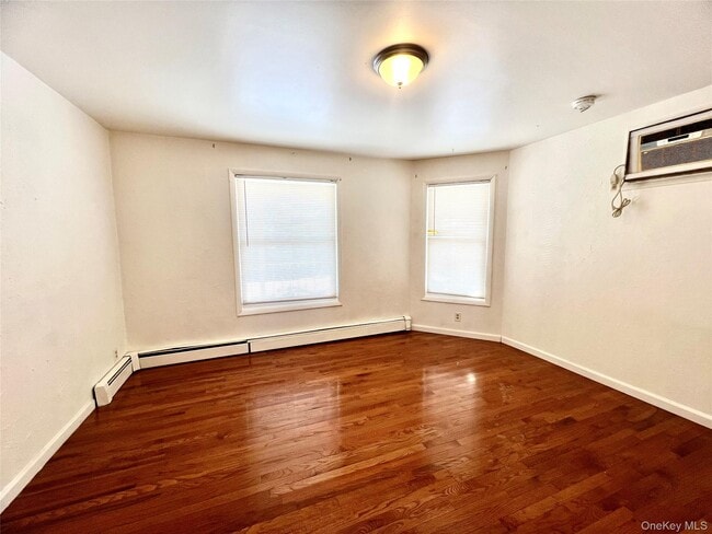 Building Photo - 25 Beacon St