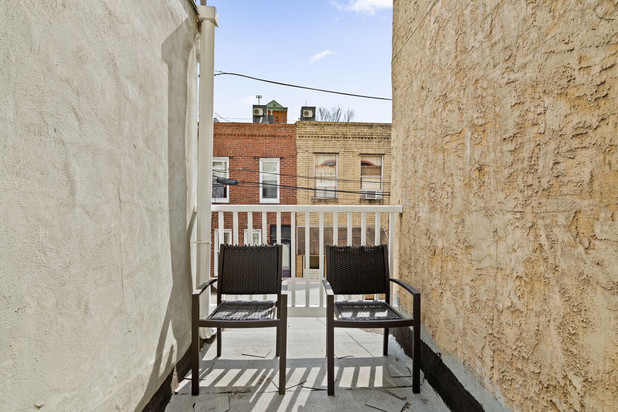 Building Photo - 710 Clymer St