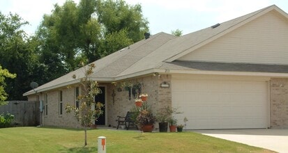 Building Photo - ROBIN213-15