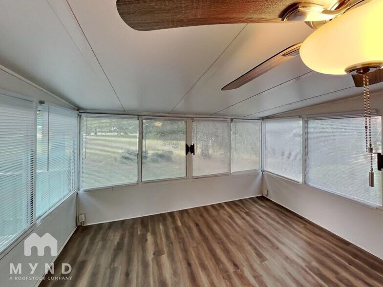 Building Photo - 5406 S New Hope Rd