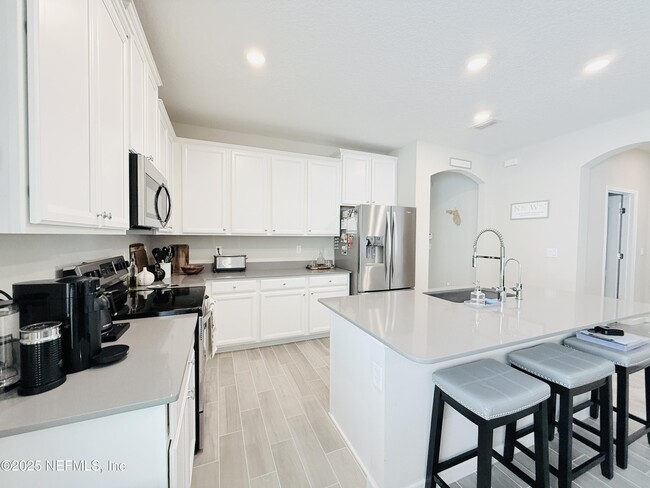 Building Photo - 1784 Mathews Manor Dr
