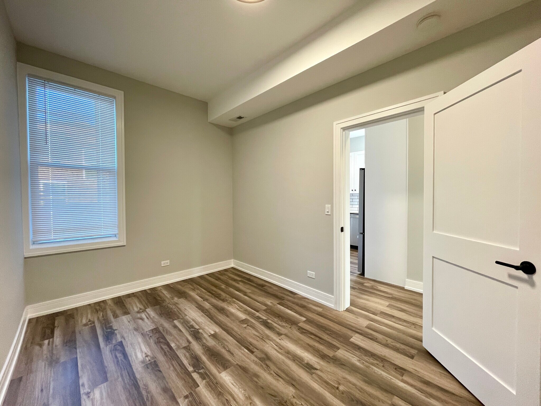 Building Photo - 2937 N Ashland Ave