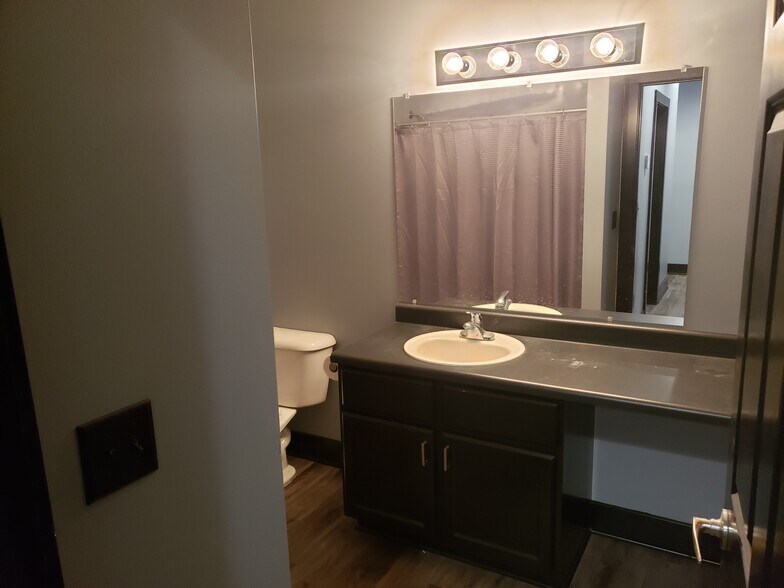 Building Photo - 329 S Washington Sq