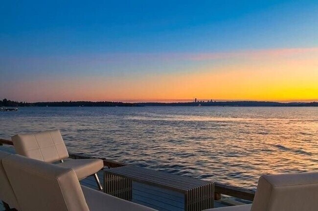 Building Photo - Kirkland Waterfront Condo Available Now! S...