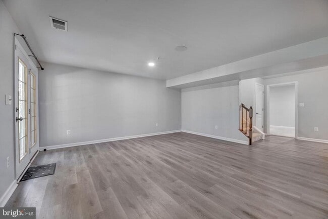 Building Photo - 8008 Hubble Dr