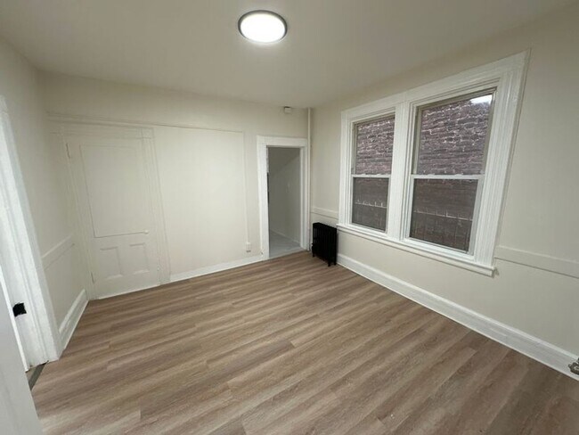 Building Photo - 145 Park Ave