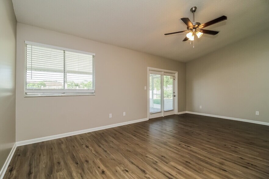 Building Photo - 1533 Colony Ave