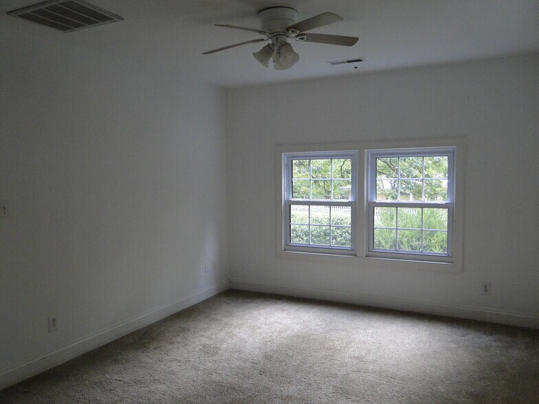 br 4 - 106 Pine St