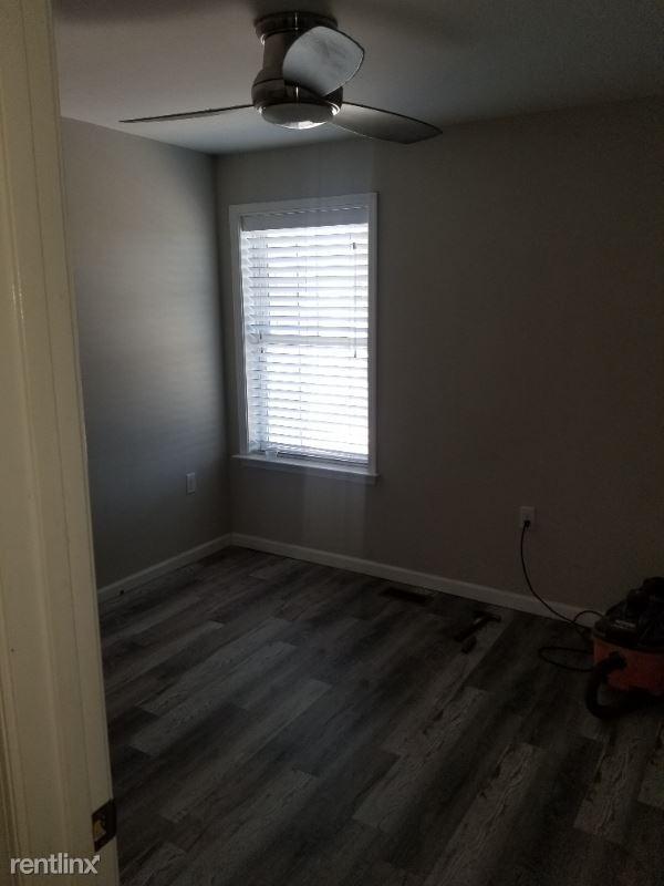 Building Photo - 4 br, 3.5 bath Townhome - 4 Woodcrest Dr SE