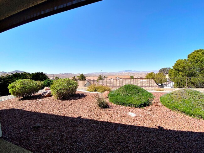 Building Photo - 2 BEDROOM SINGLE STORY IN AGE RESTRICTED S...