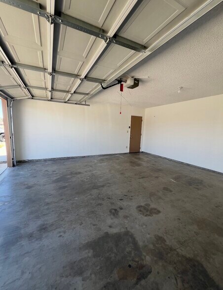 Building Photo - 701 Commercial Ave
