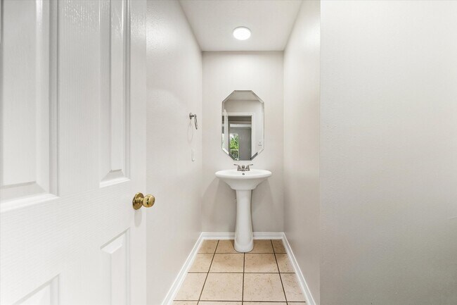 Building Photo - 1515 Brazos Gate Dr