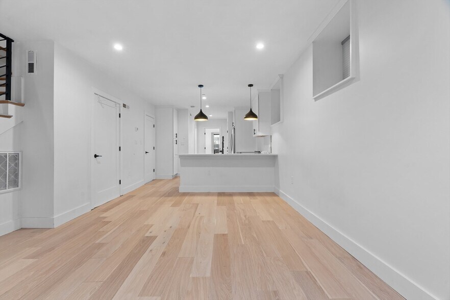 Building Photo - 143 Trenton St