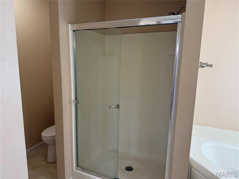 Building Photo - 733 Pecan Hill Dr