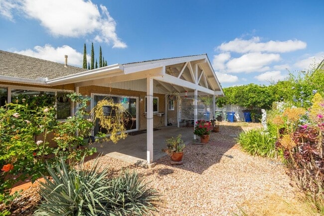 Building Photo - 13333 Rollin Glen Rd