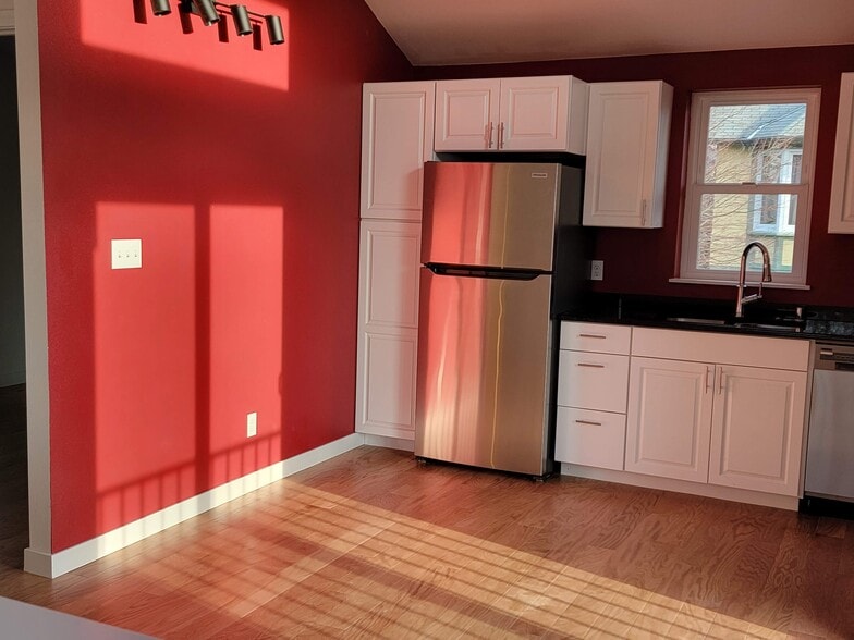 brightly lit kitchen - 336 N 73rd St