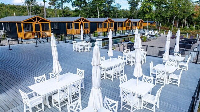 Building Photo - 13 Autumn Ln