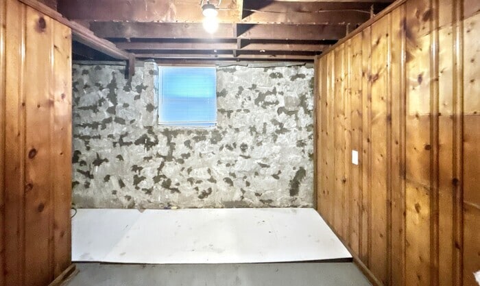 Building Photo - 1964 Laurel Ln