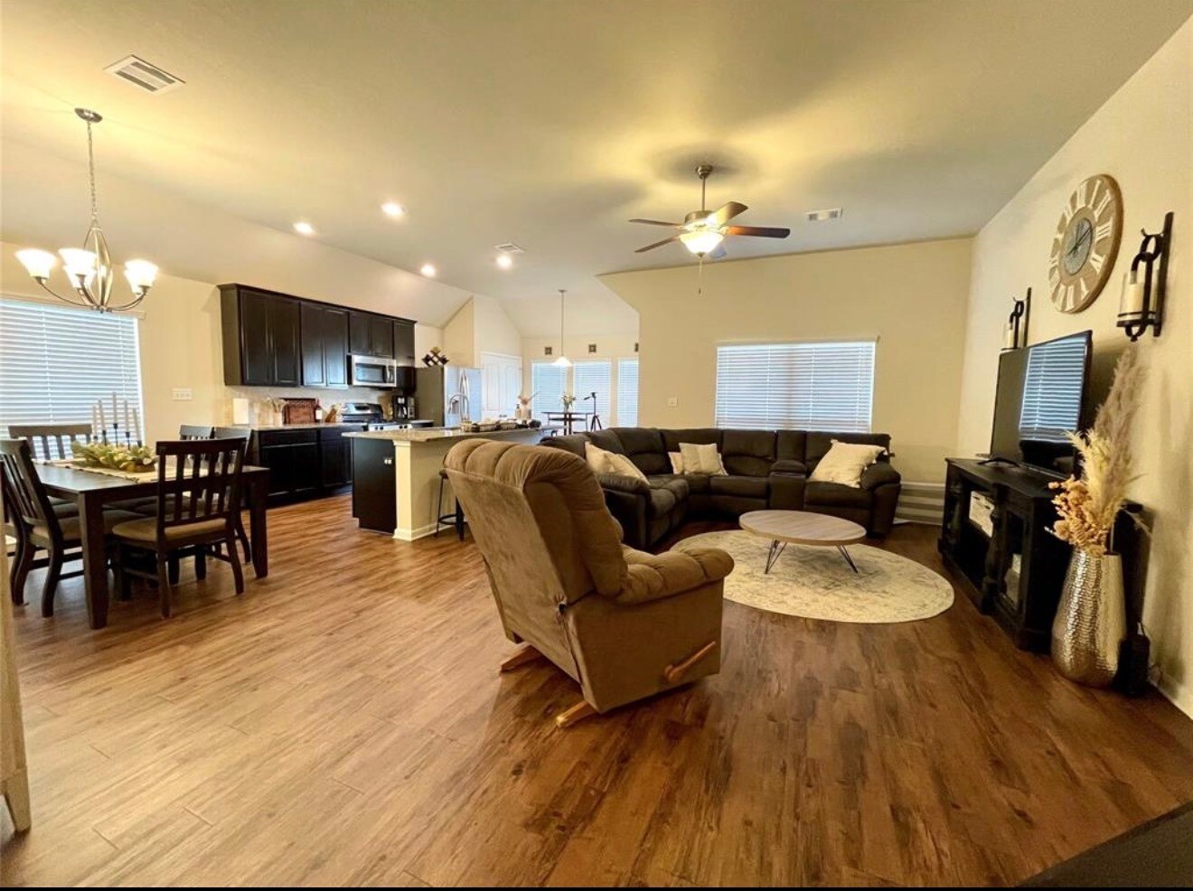 Building Photo - 122 Green Haven Dr