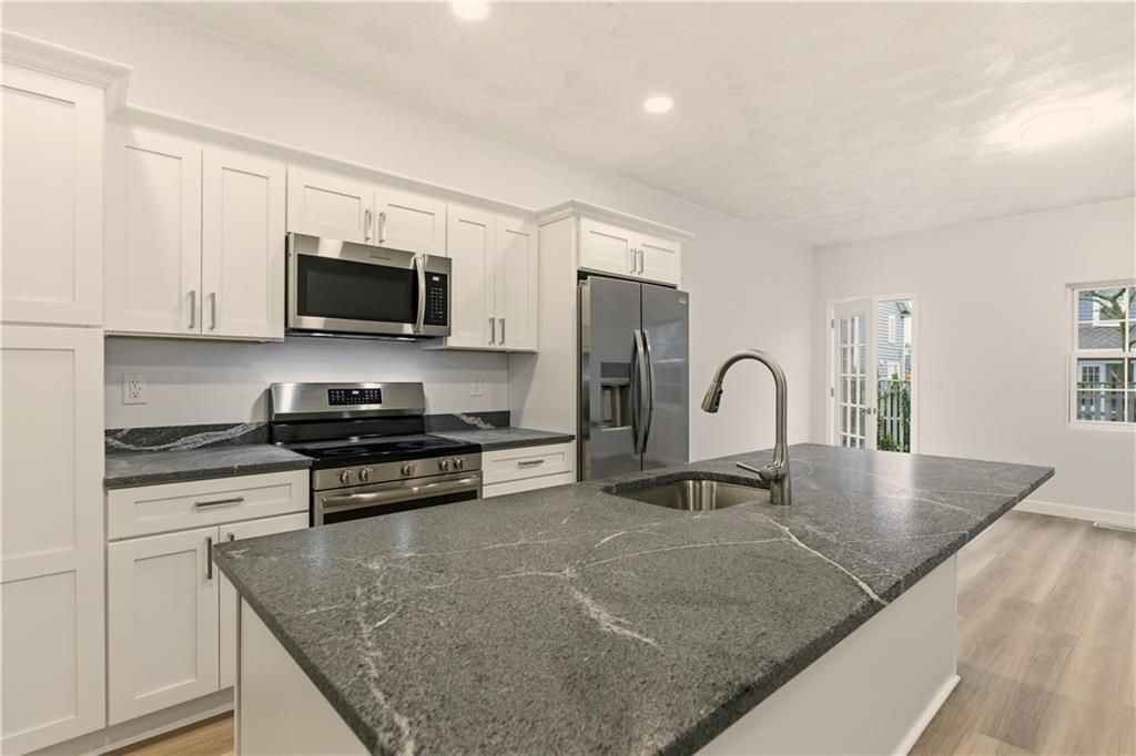 Building Photo - 47 Windsor Rd