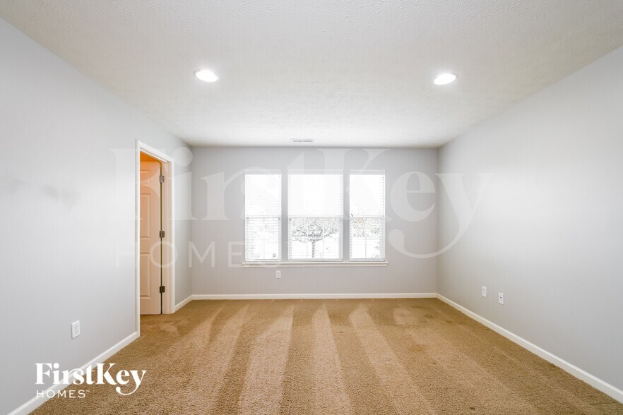 Building Photo - 5696 West Port Drive