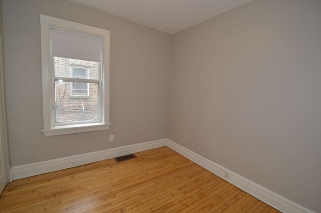 Building Photo - 4713 N Albany Ave