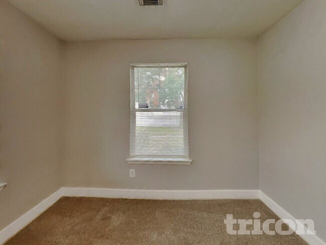 Building Photo - 6346 Hall Pond Ct