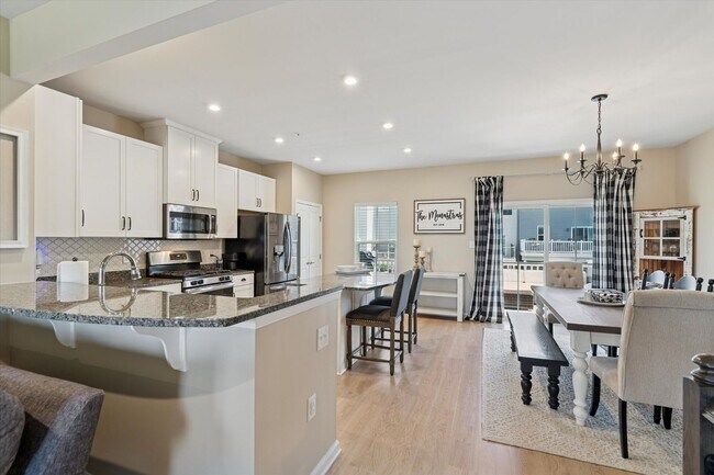 Building Photo - Beautiful 3B/2.5B Townhome in Downingtown ...