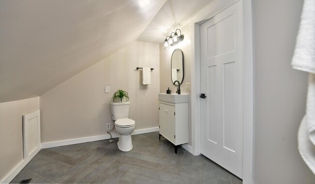 Building Photo - 1517 Hawthorne Ave