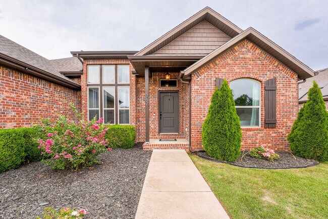 Building Photo - 967 Glass St