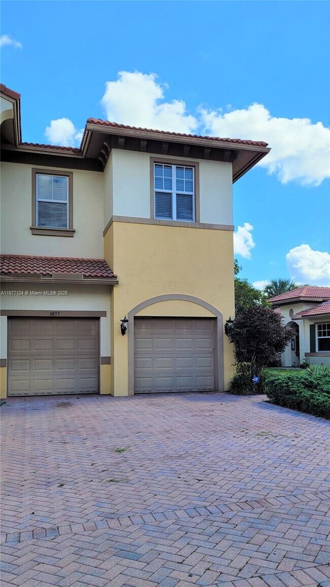 Building Photo - 6033 NW 118th Dr