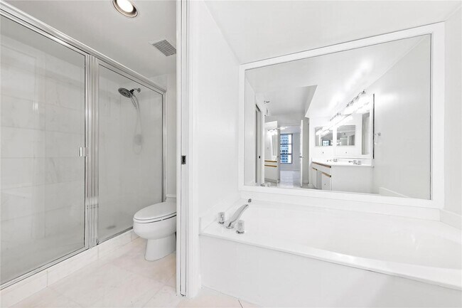 Building Photo - 3530 Mystic Pointe Dr