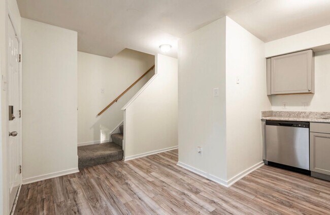 Building Photo - 15249 Broadwater Cir