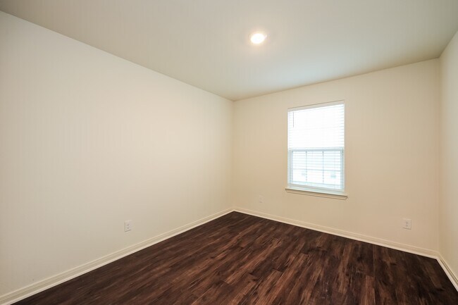 Building Photo - 7302 Lazy Cyn