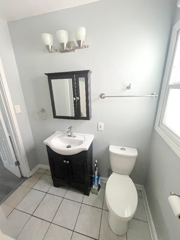 Building Photo - 2403 Louella Ave