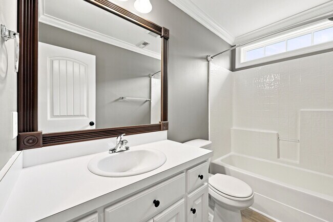 Building Photo - 2517 Sawgrass Dr