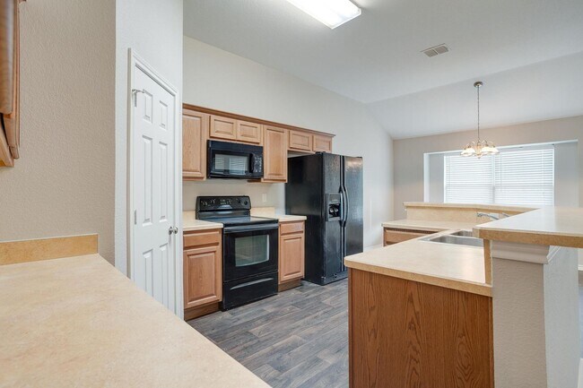 Building Photo - Great 3 Bedroom, 2 Bath, Brick Home in Great Neighborhood- White Settlement ISD- 76108