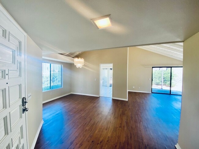 Building Photo - 2 Bedroom House in Oaks North Community. 55+ AGE RESTRICTED HOUSING!