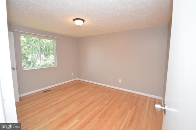 Building Photo - 7011 Vantage Dr