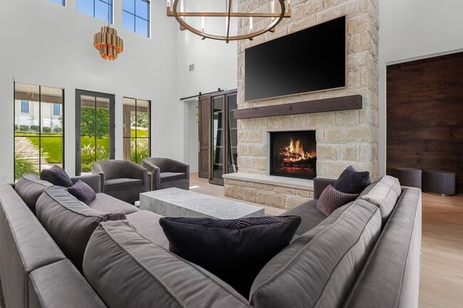 Building Photo - 505 Mission Bell Cv