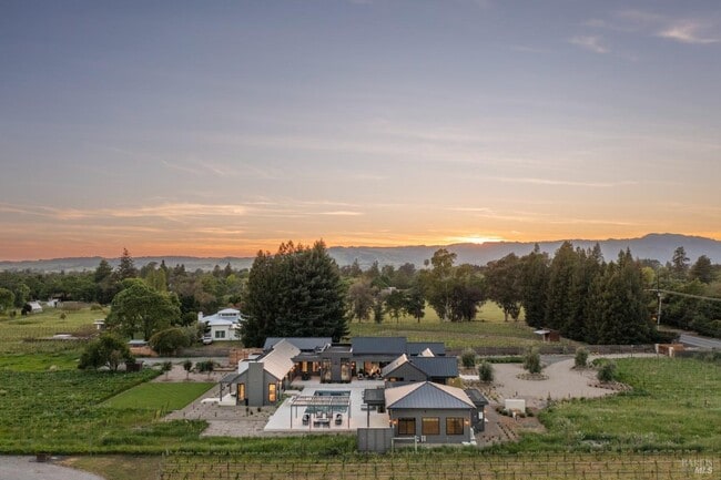 Building Photo - 601 Napa Rd