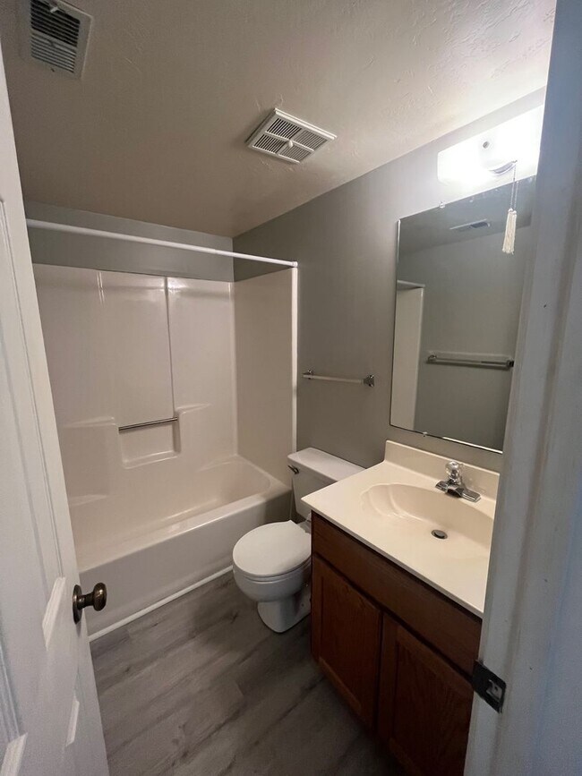 Building Photo - Tradewinds I Unit 2405