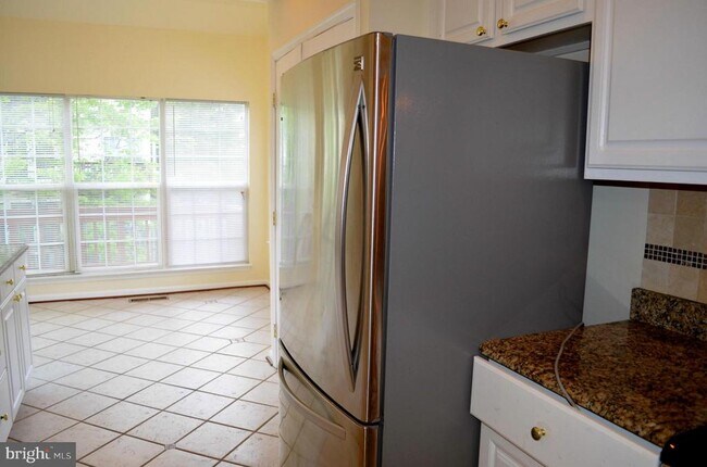 Building Photo - 6863 Drifton Ct