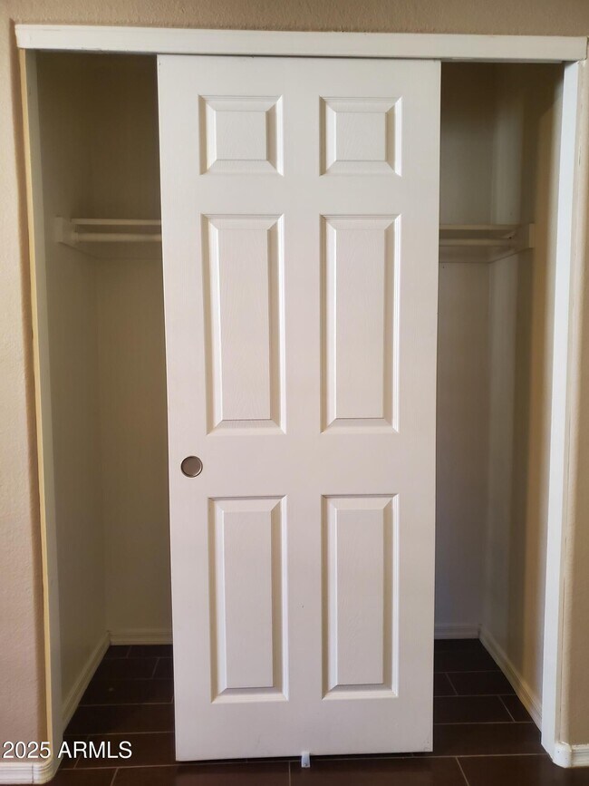 Building Photo - 12059 N 110th St