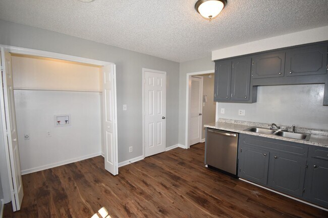 Building Photo - 3276 Tower Dr