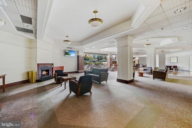 Building Photo - 307 Yoakum Pkwy