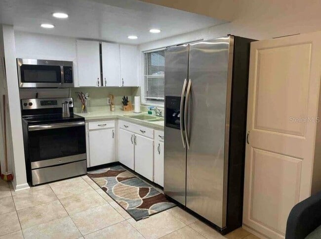 Building Photo - 612 E Morgan St